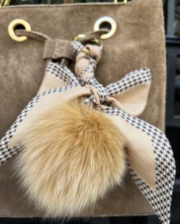 Llavero pompon camel