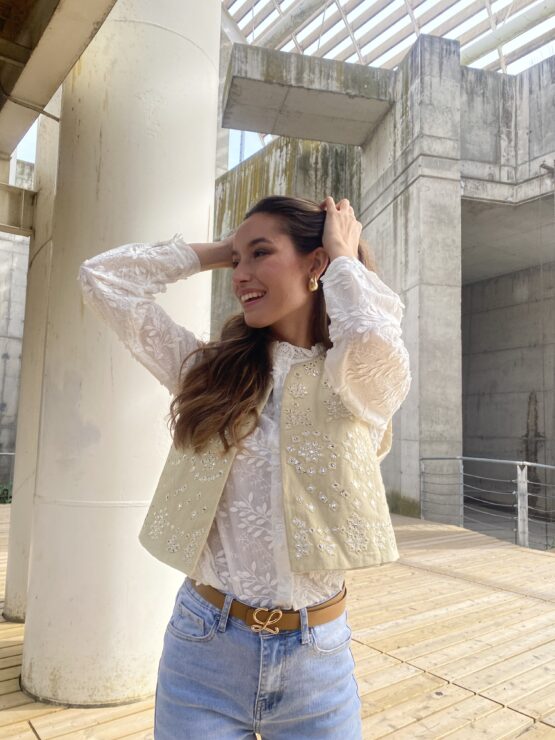 Chaleco bordado  Calpe beige - Imagen 3