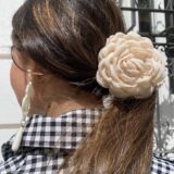 Flor pinza Gardenia beige - Imagen 4