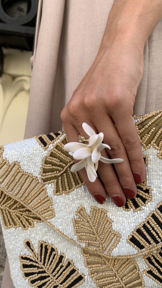 Anillo Azalea Ivory