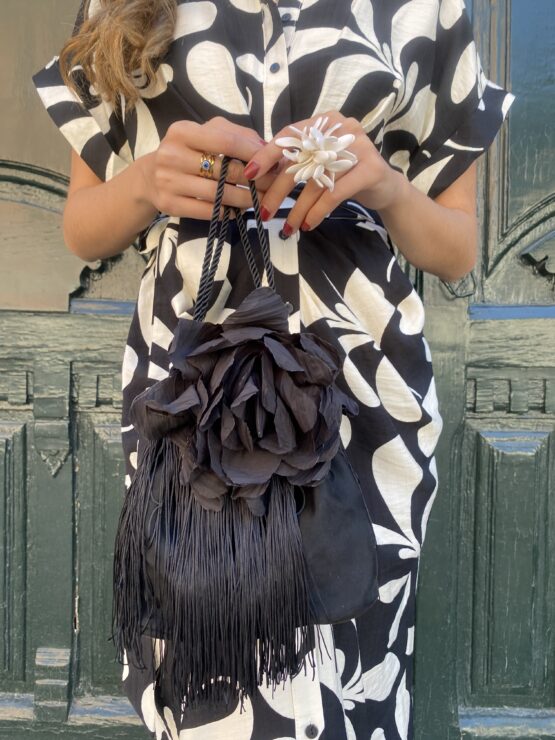 Bolso flecos flor  negro