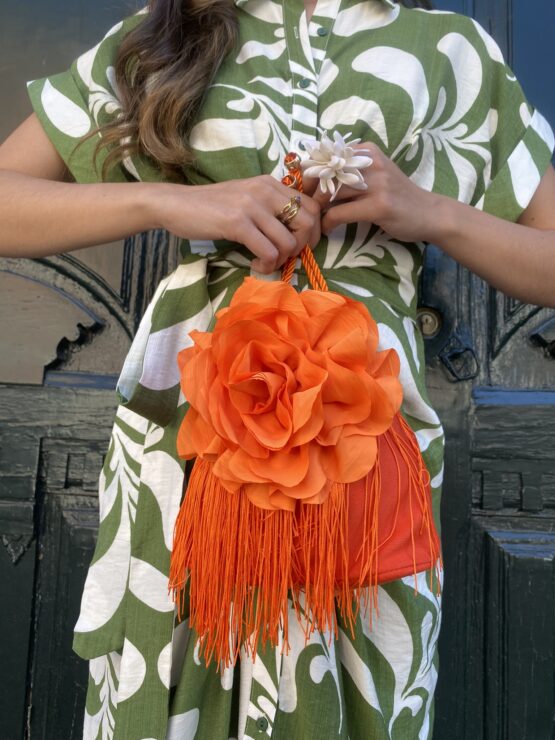 Bolso flecos flor naranja