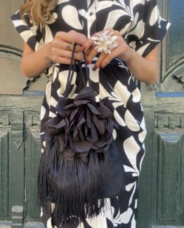 Bolso flecos flor negro