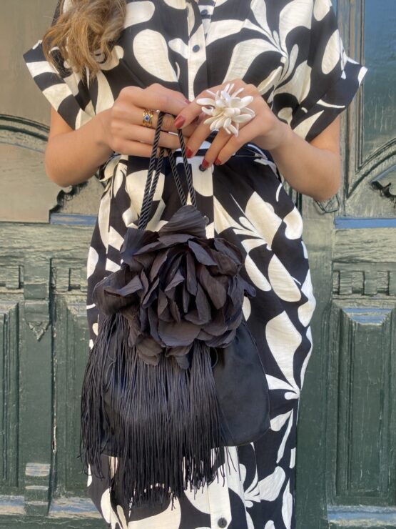 Bolso flecos flor  negro