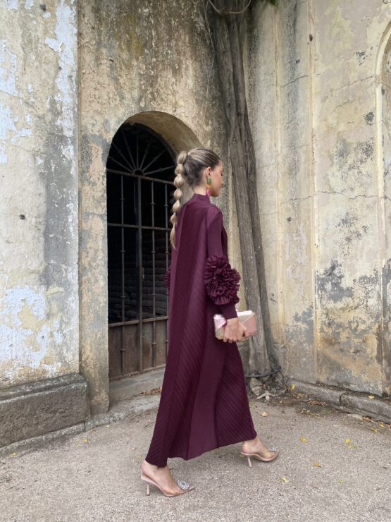 Vestido candela plisado wine - Imagen 6