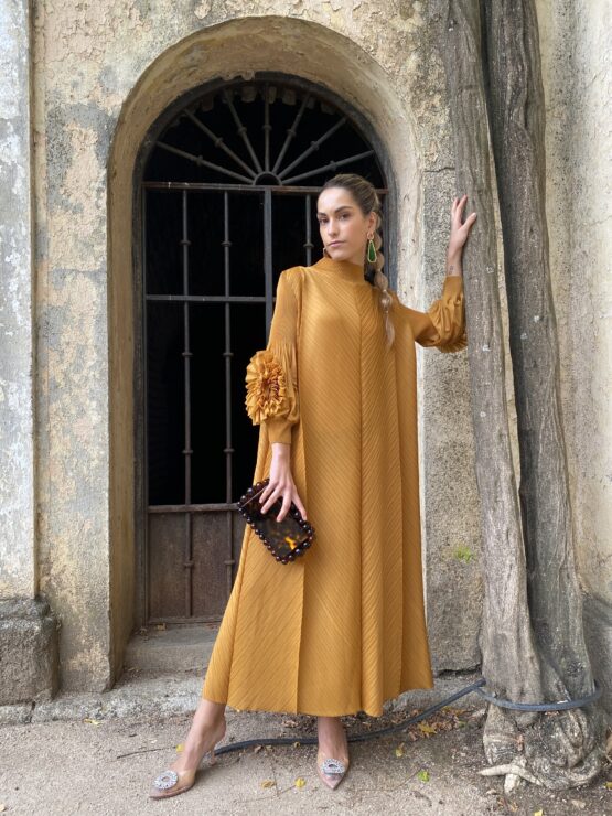 Vestido candela plisado mostaza - Imagen 9