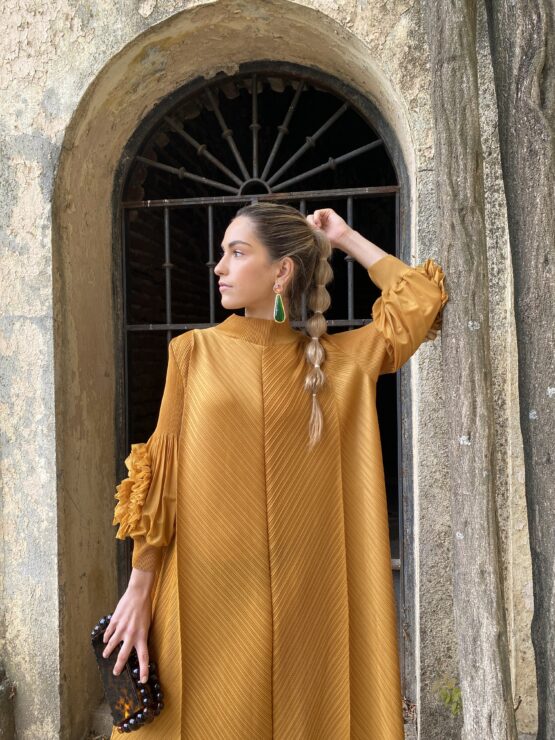 Vestido candela plisado mostaza - Imagen 2