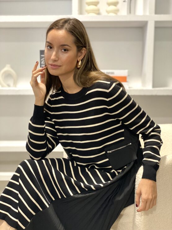 Vestido de rayas combinado con plisado - Imagen 9