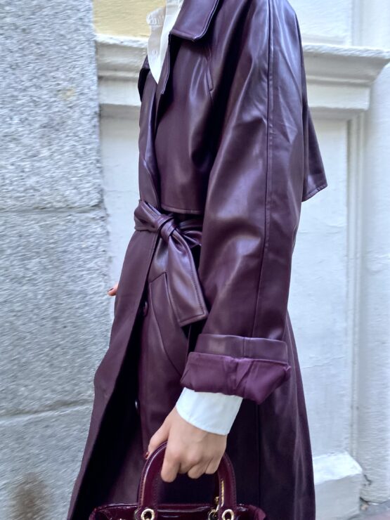Trench efecto piel burdeos - Imagen 2