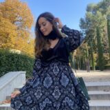 Vestido paisley con chaleco terciopelo