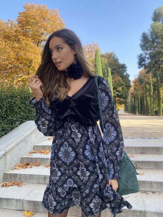 Vestido paisley con chaleco terciopelo - Imagen 3