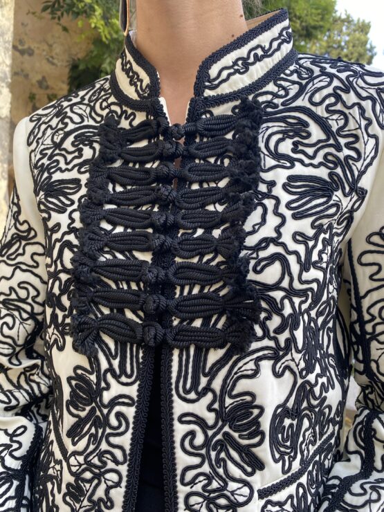 Chaqueta bordada atelier - Imagen 10