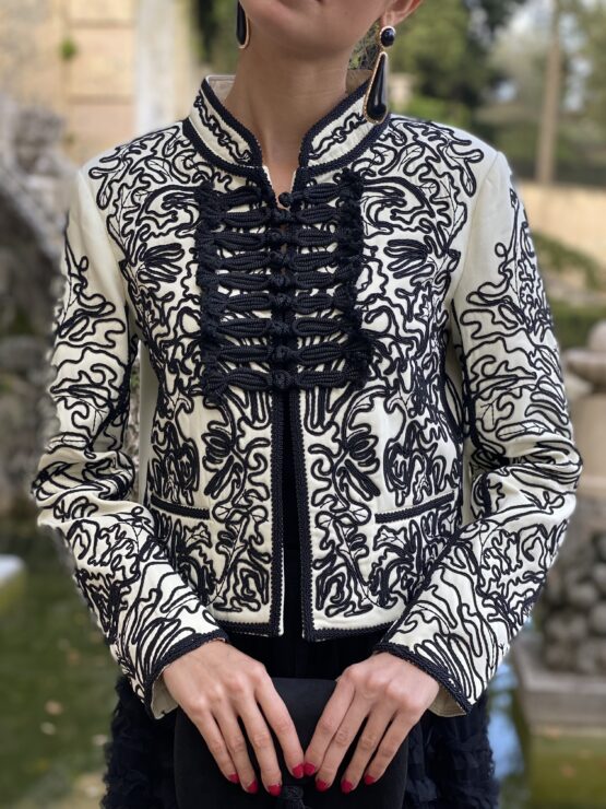 Chaqueta bordada atelier - Imagen 2