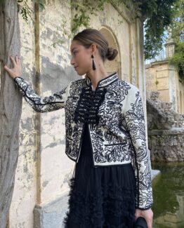 Chaqueta bordada atelier