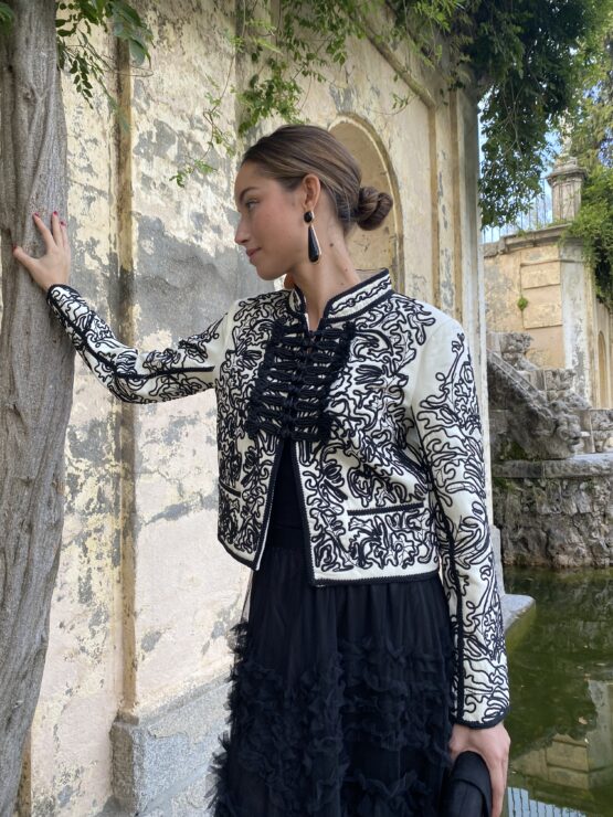 Chaqueta bordada atelier