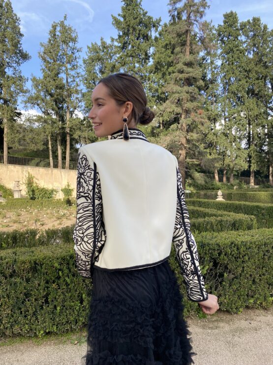 Chaqueta bordada atelier - Imagen 7