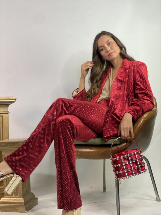Traje terciopelo rojo y brillos