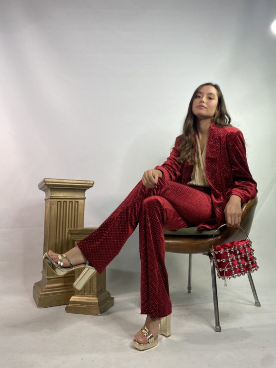 Traje terciopelo rojo y brillos - Imagen 6