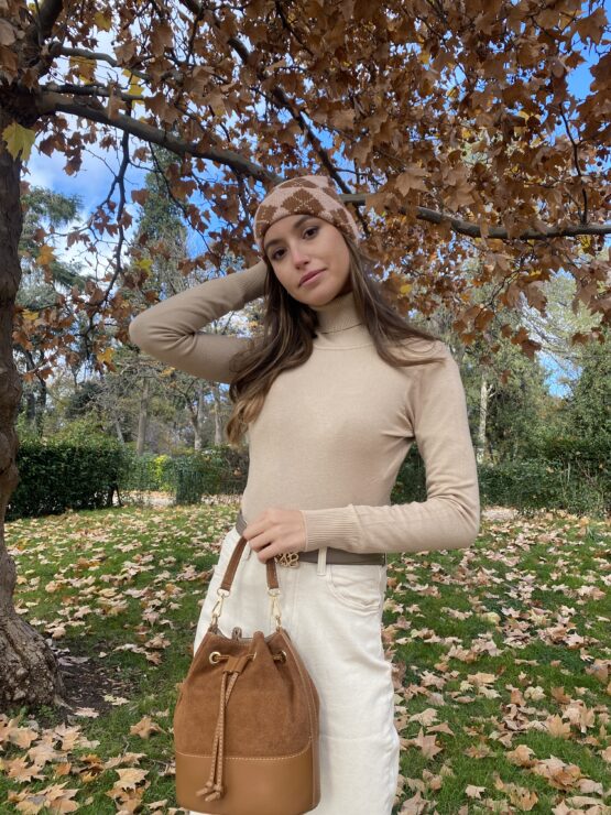 Jersey punto cuello vuelto camel