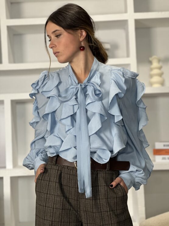 Blusa volantes y lazada azul - Imagen 2
