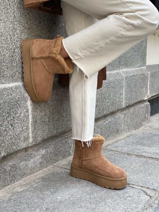 Bota pelo plataforma camel - Imagen 4