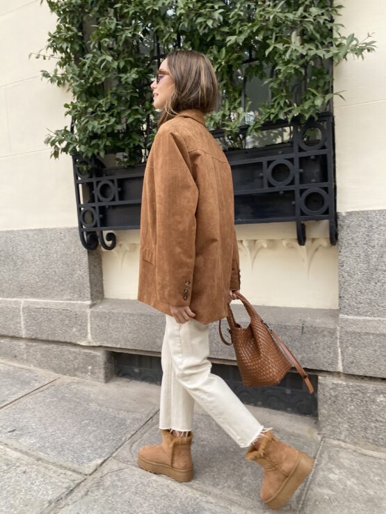 Bota pelo plataforma camel - Imagen 8
