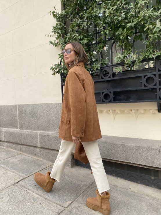 Bota pelo plataforma camel - Imagen 7