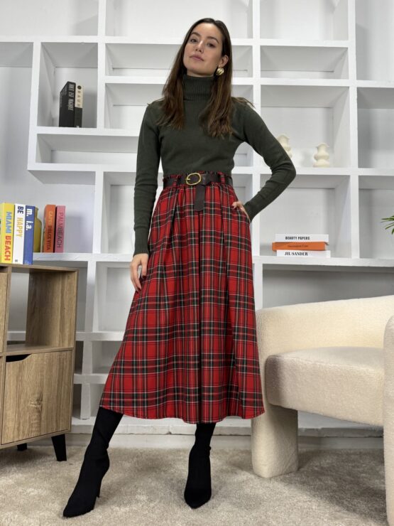 Falda tartán roja con cinto