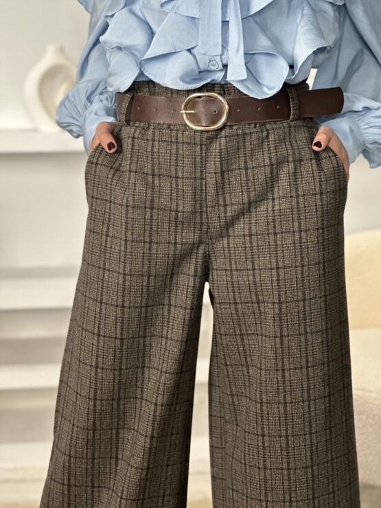 Pantalón de cuadros con cinto
