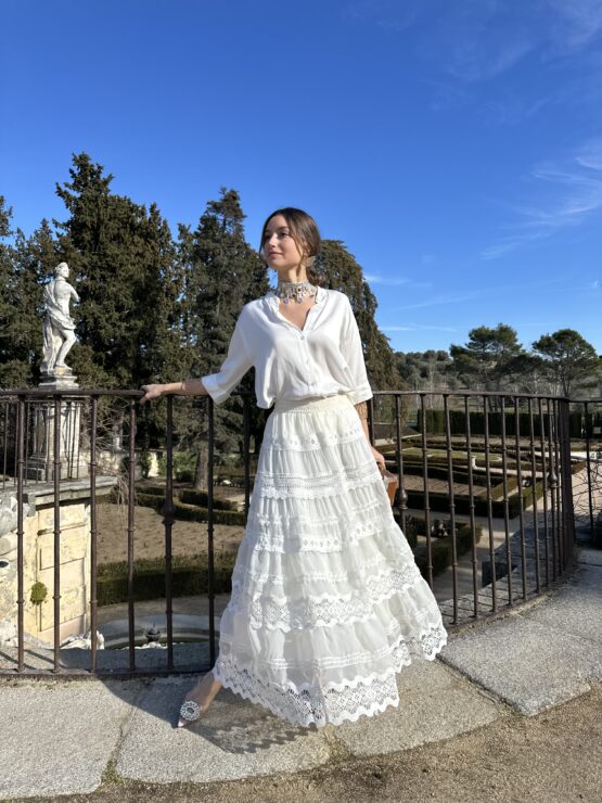 Falda bordada y encaje  Versalles