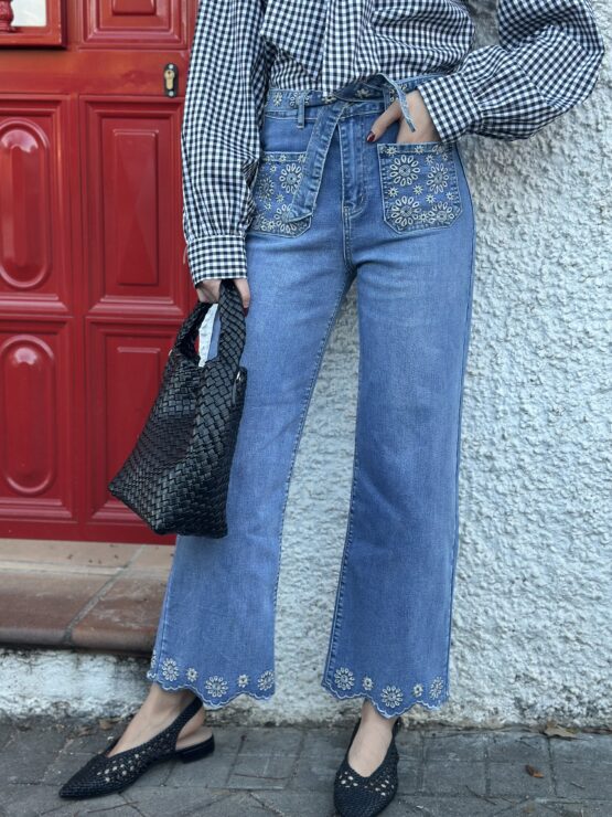 Jeans bordado inglés