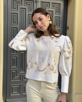 Blusa Casilda bordada beige