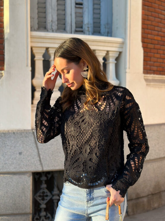 Blusa guipur Brends noir