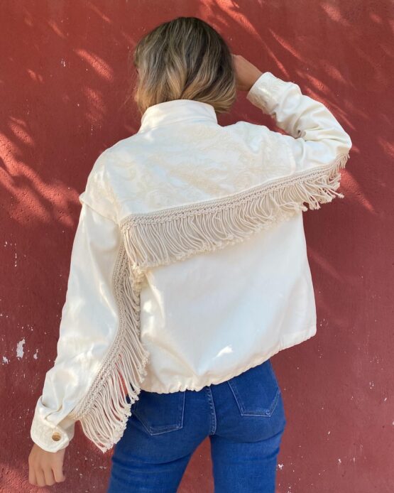 Chaqueta bordada bimba