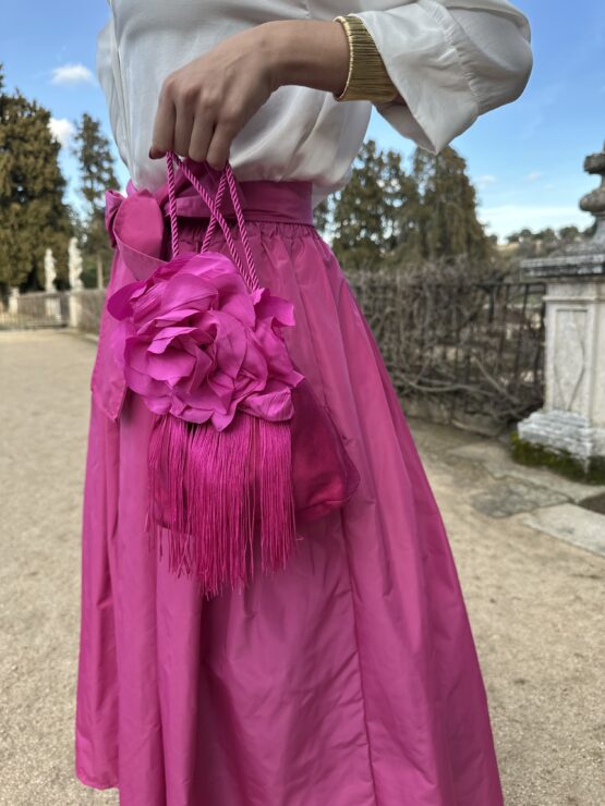 Bolso flecos con flor fucsia - Imagen 3