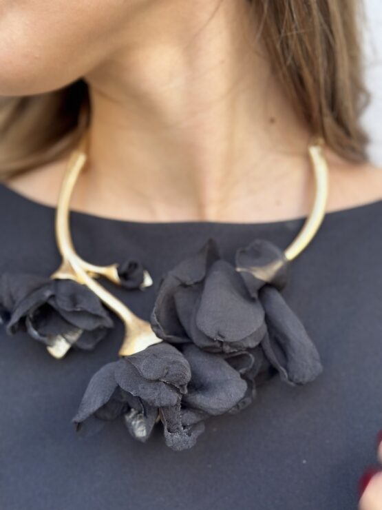 Collar pétalo negro - Imagen 2