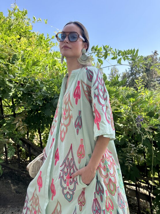 Vestido bordado Denia verde agua - Imagen 4