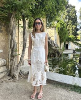 Vestido bordado granada