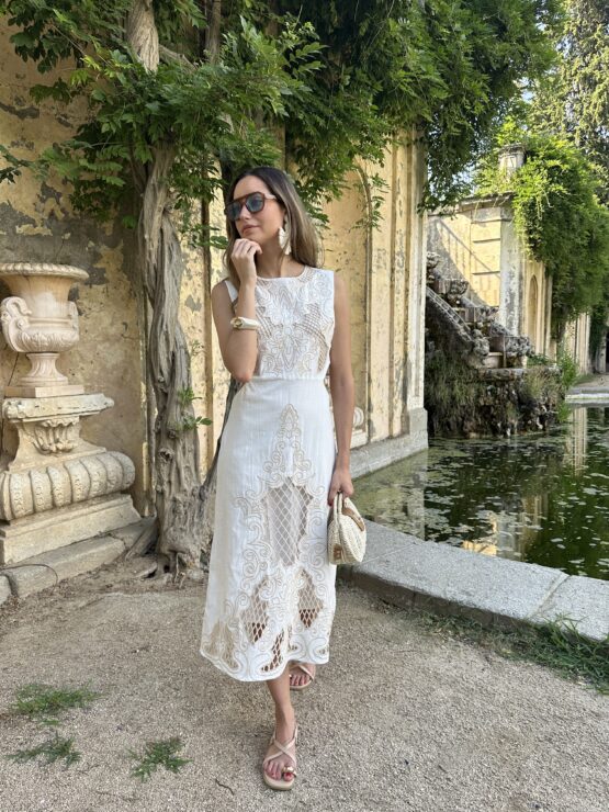 Vestido bordado granada - Imagen 6